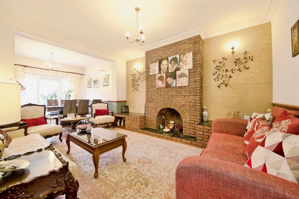 Property photo 3 of 14