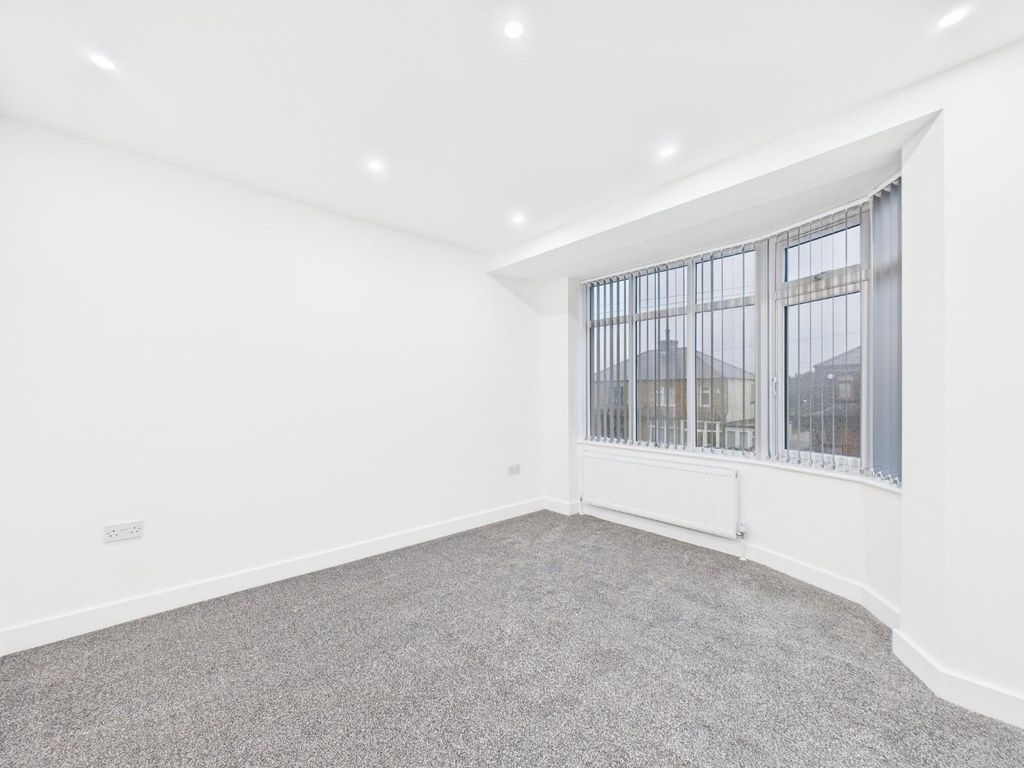 Property photo 3 of 11 Bedroom Room