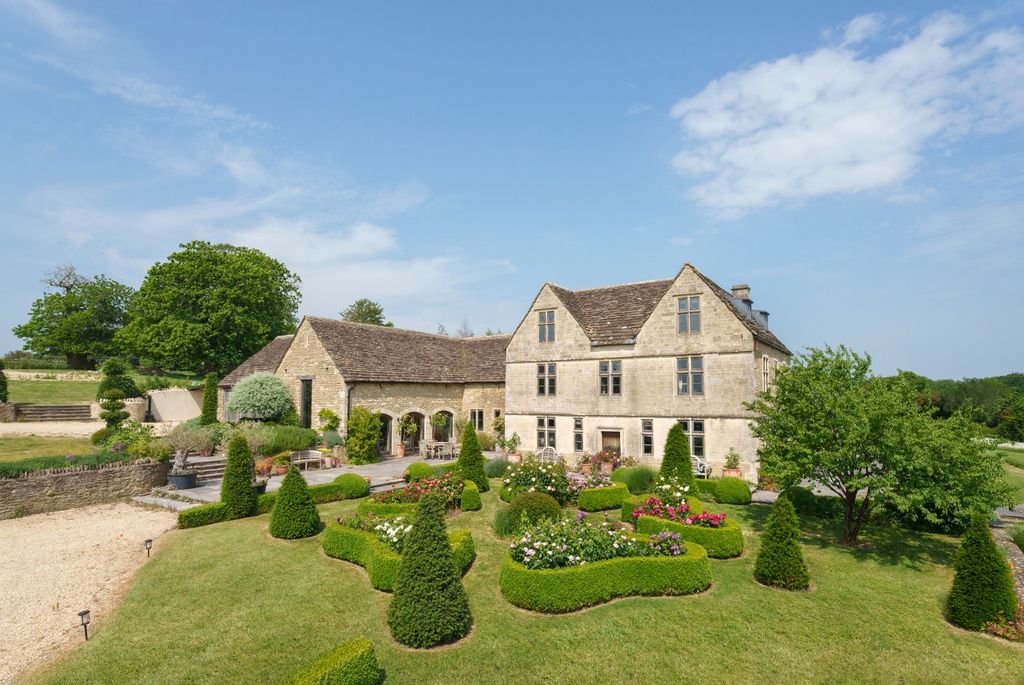 Property photo 1 of 36 Lodge Farm