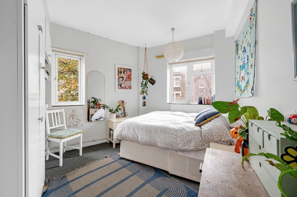Property photo 1 of 11 1779912