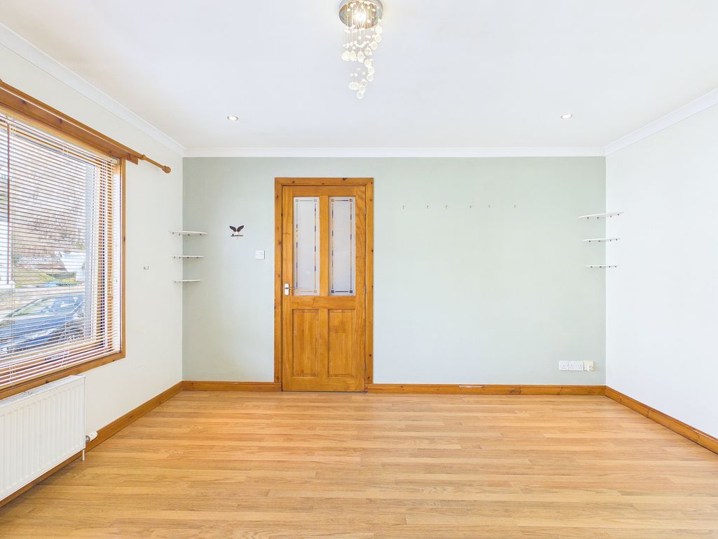 Property photo 3 of 27