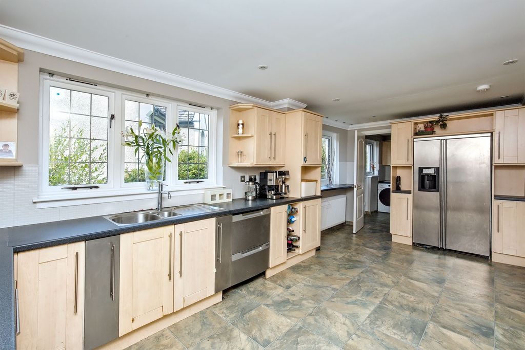 Property photo 3 of 27 Property Image 3