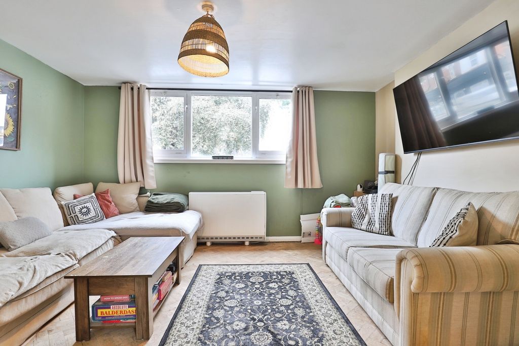 Property photo 3 of 16 Pbox-Img.Jpg