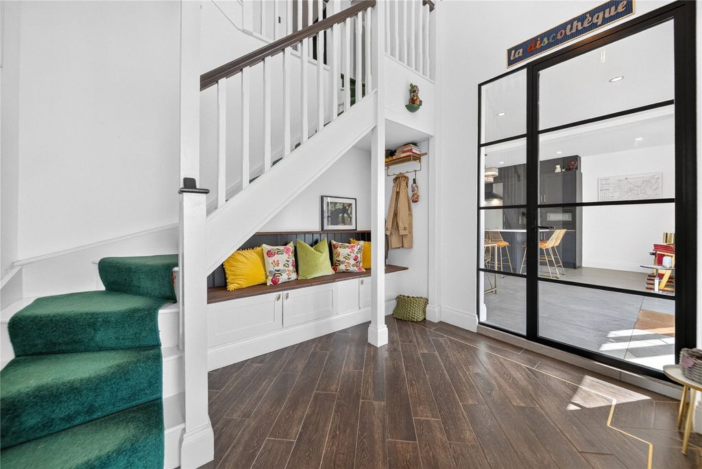 Property photo 2 of 13 Entrance Hall