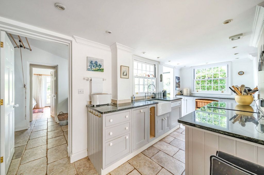 Property photo 3 of 20 Kitchen