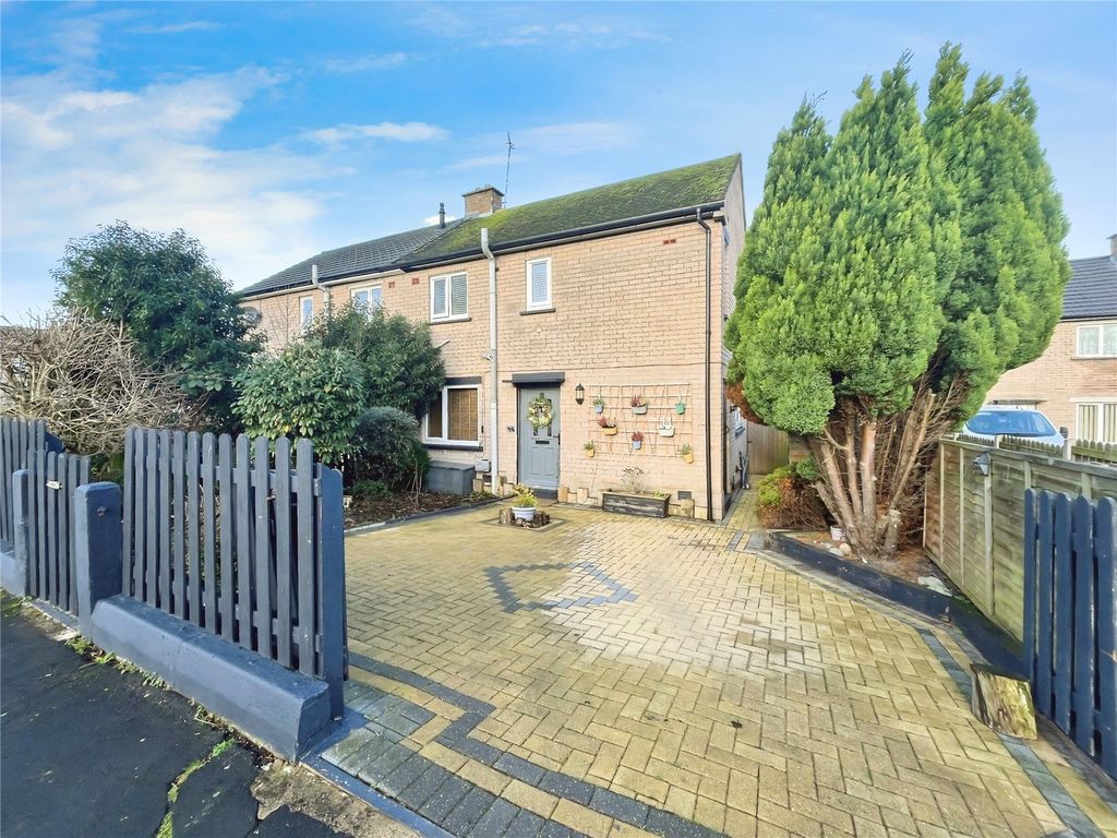 Property photo 1 of 11 Outside