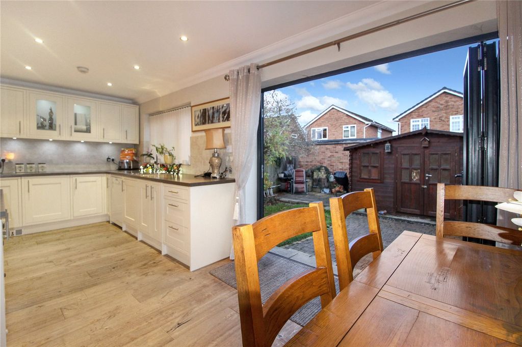 Property photo 3 of 17 Picture No. 11