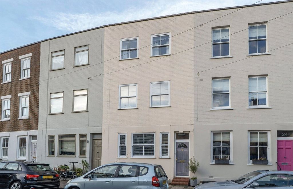 Property photo 1 of 12 Exterior