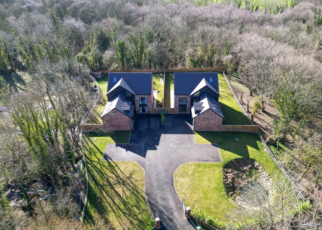 Property photo 2 of 39