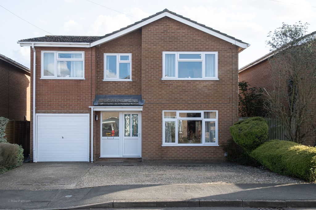 Property photo 1 of 25