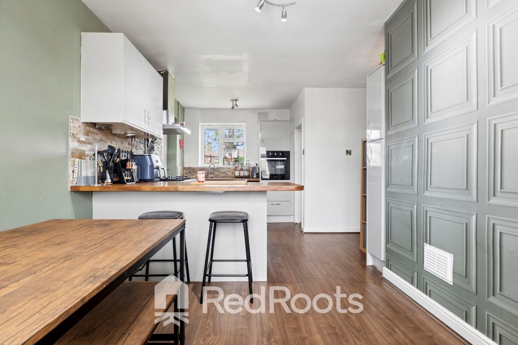 Property photo 2 of 26 4974702