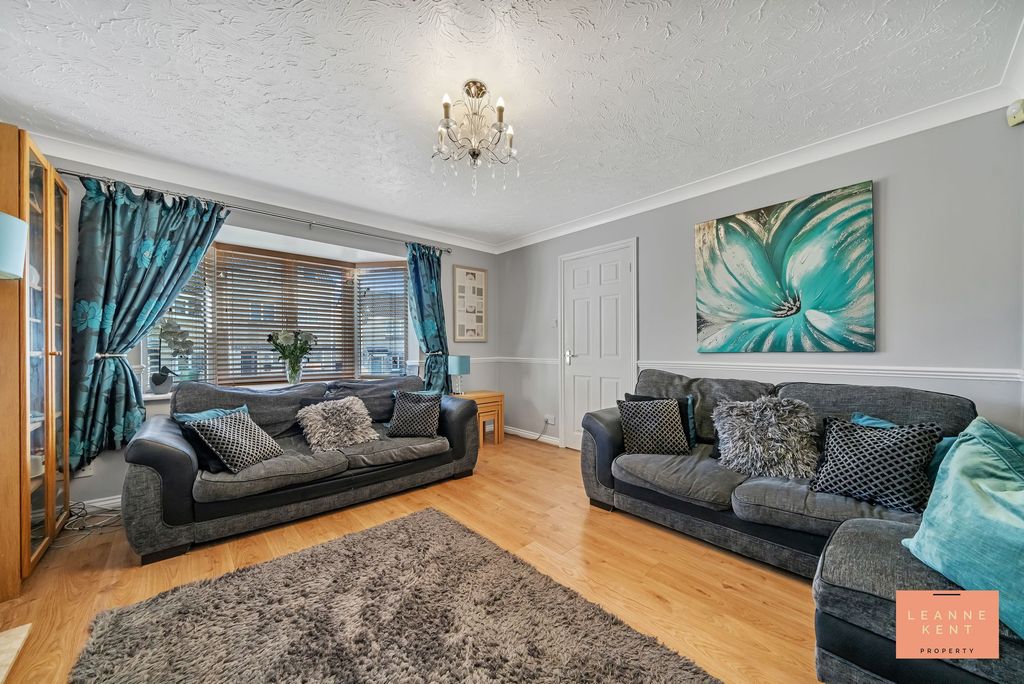 Property photo 2 of 39