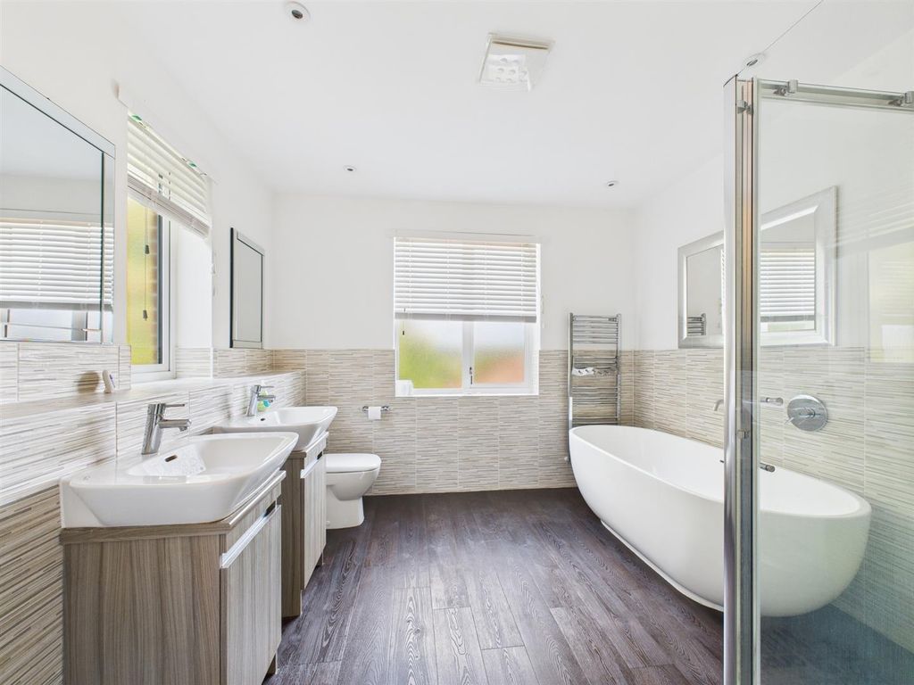 Property photo 3 of 22 Cam02885G0-Pr0459-Still019.Jpg