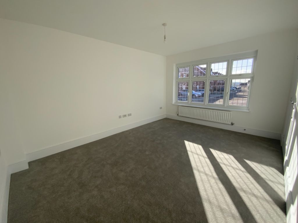 Property photo 2 of 18 2844872