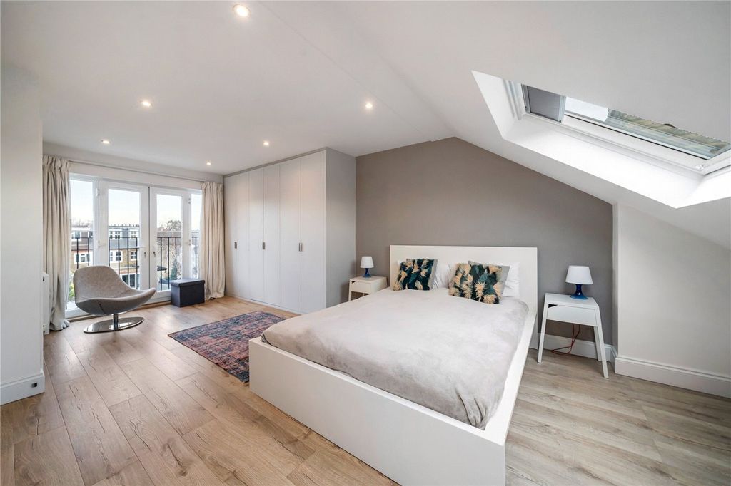 Property photo 2 of 8 Picture No. 19