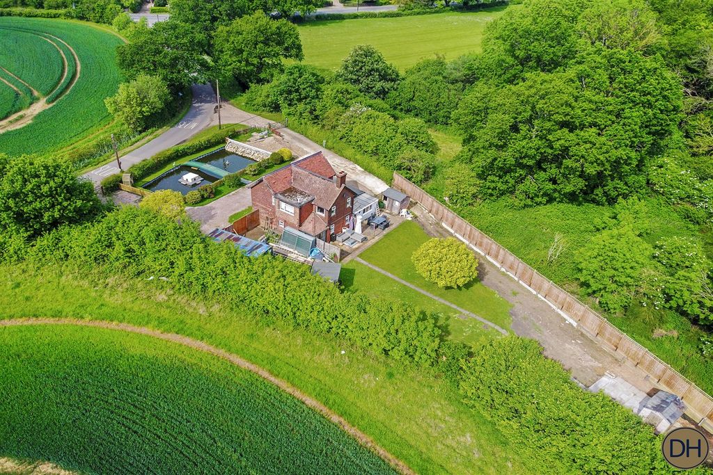 Property photo 2 of 13 04-APR-25