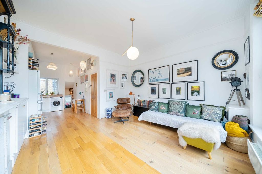 Property photo 2 of 9