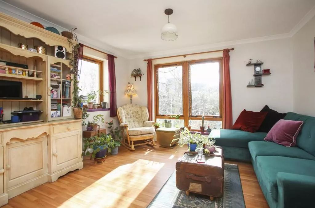 Property photo 3 of 12