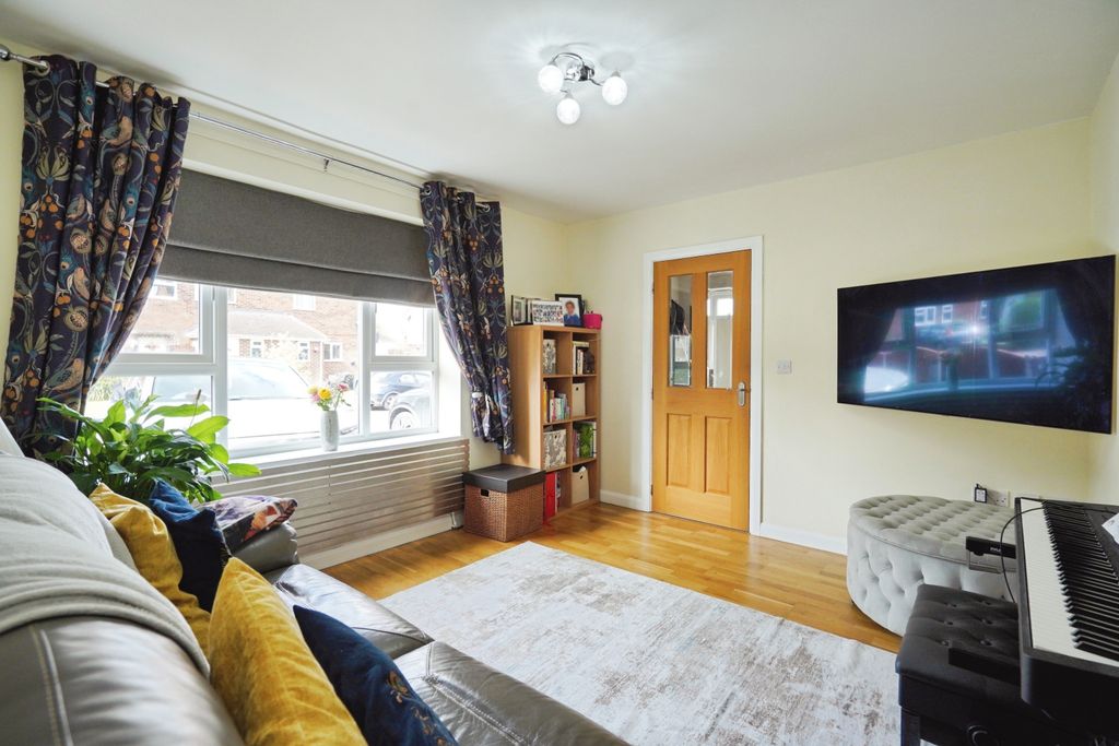 Property photo 3 of 14 Living Room