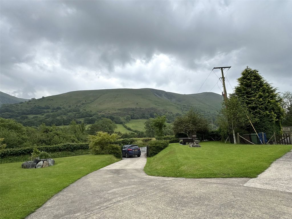 Property photo 3 of 33 Picture No. 04