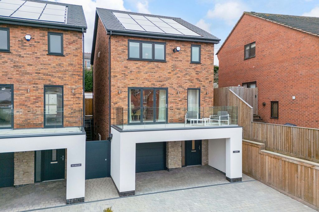 Property photo 2 of 20