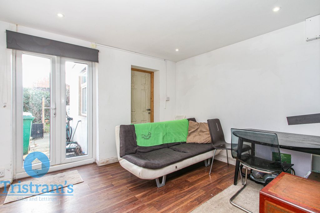 Property photo 3 of 15 Img_2186