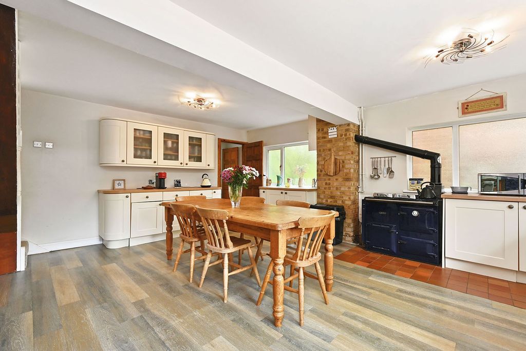 Property photo 1 of 29