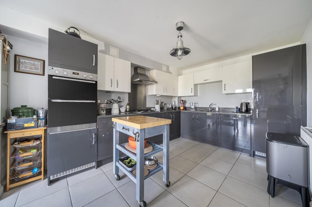 Property photo 3 of 21 Kitchen