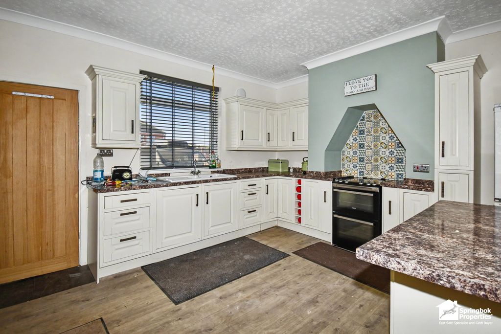 Property photo 3 of 10 Image 2