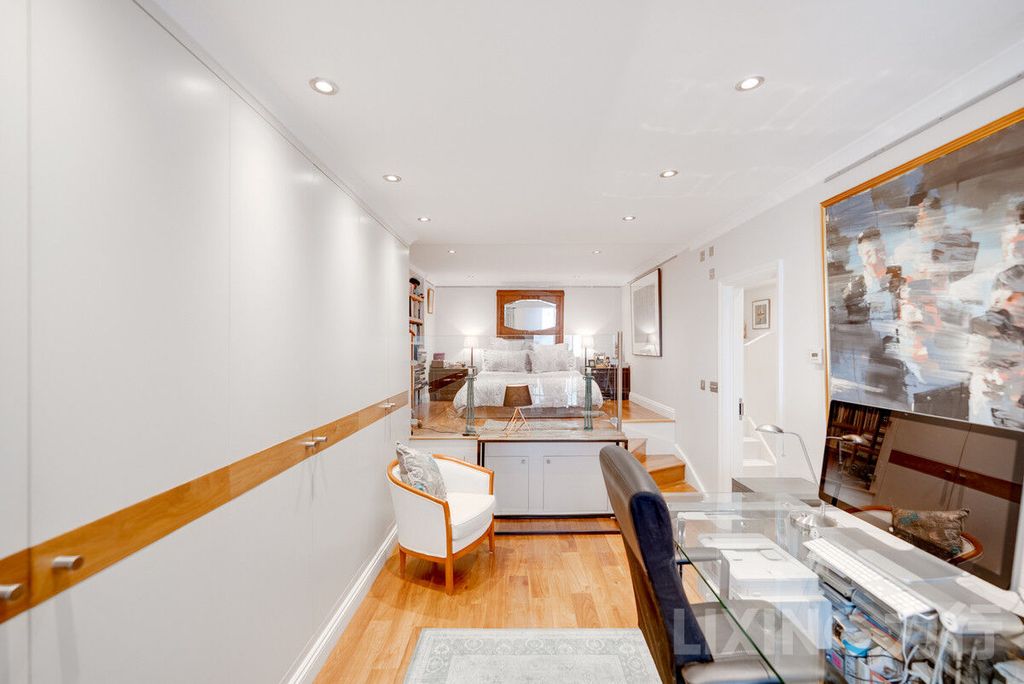 Property photo 3 of 23