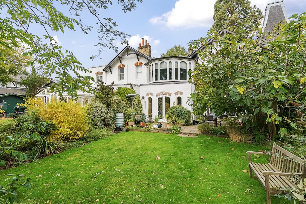 Property photo 1 of 18