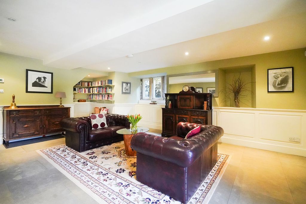 Property photo 3 of 46 Reception Hall