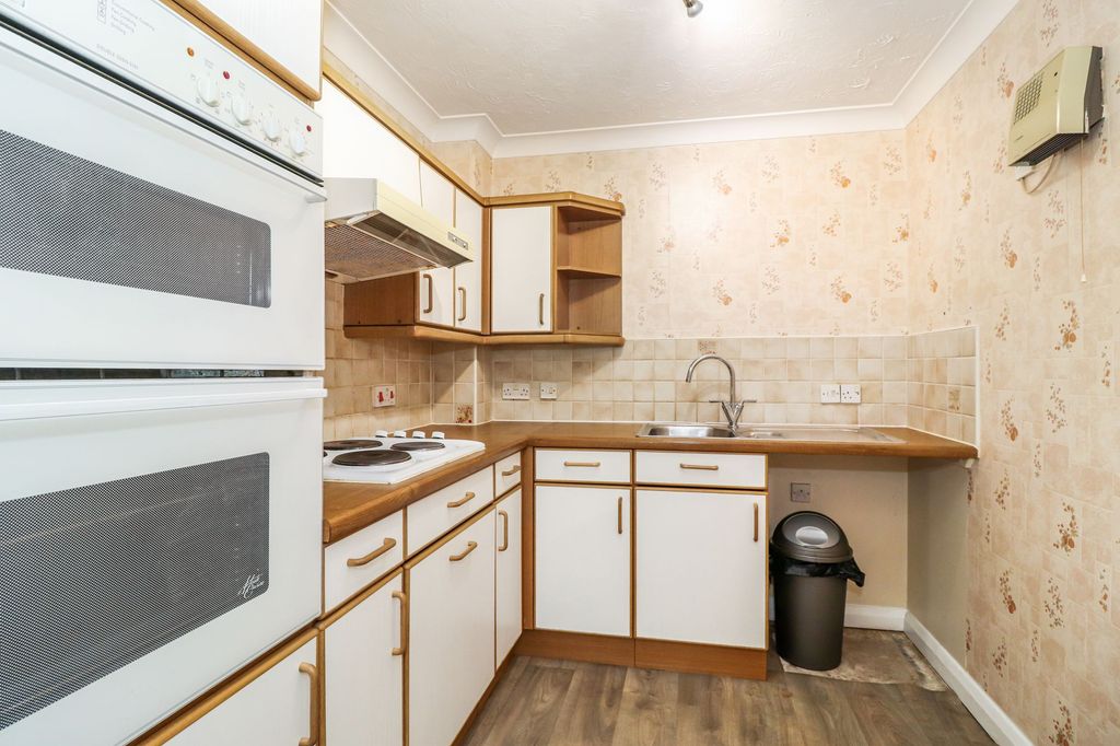 Property photo 2 of 10