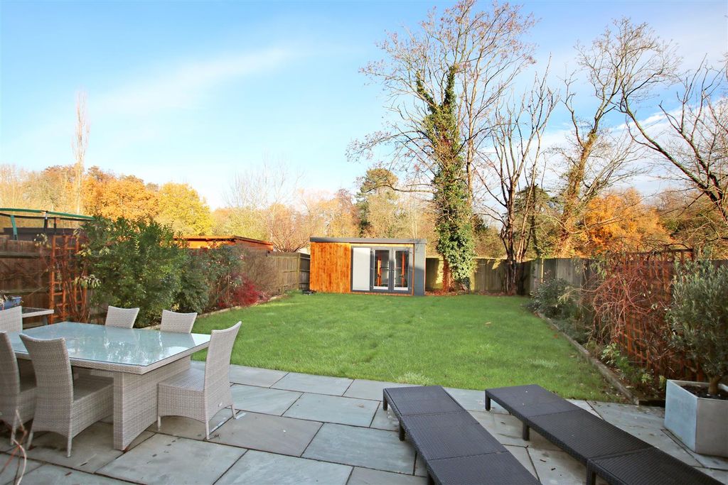 Property photo 2 of 17 Gdndp.Jpg