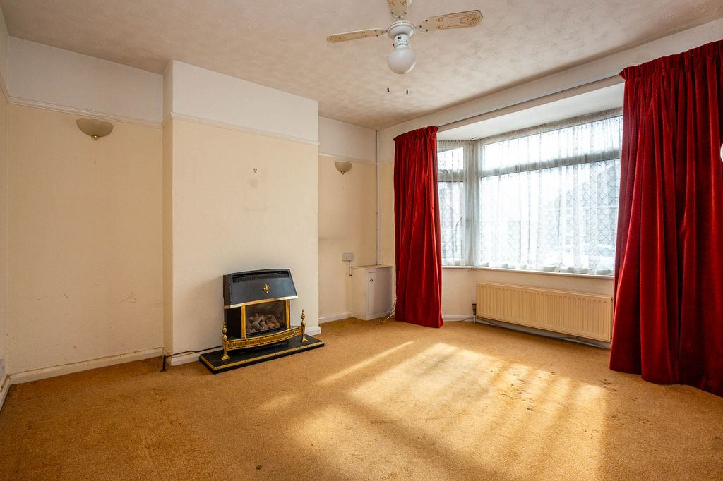 Property photo 2 of 10 Lounge