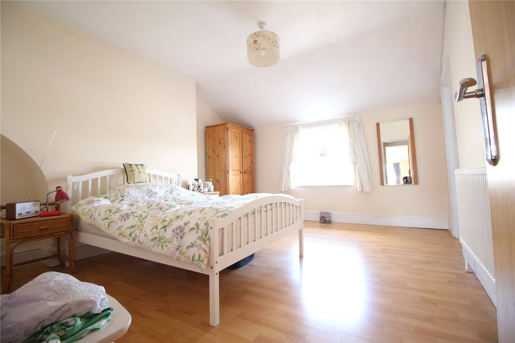 Property photo 3 of 15 Picture No. 33