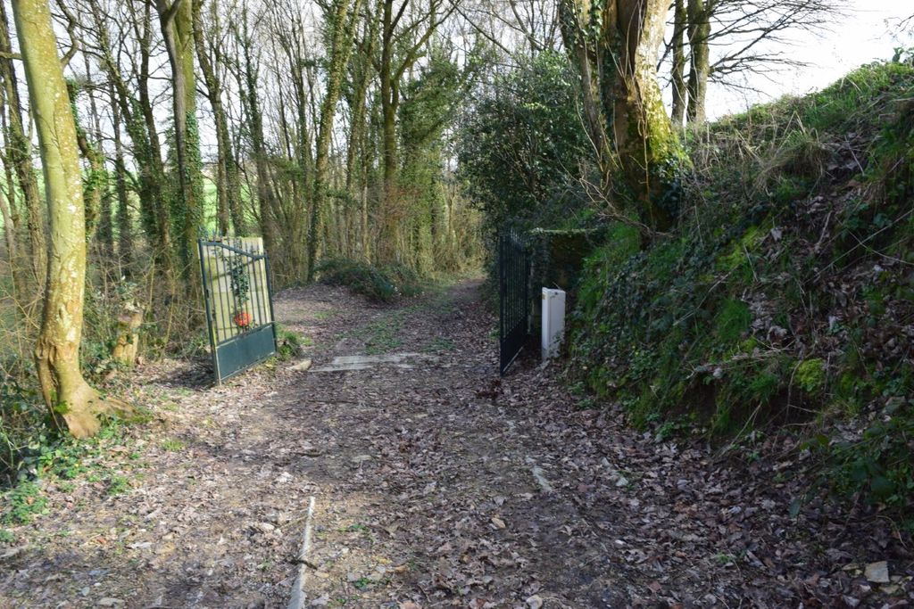 Property photo 2 of 13