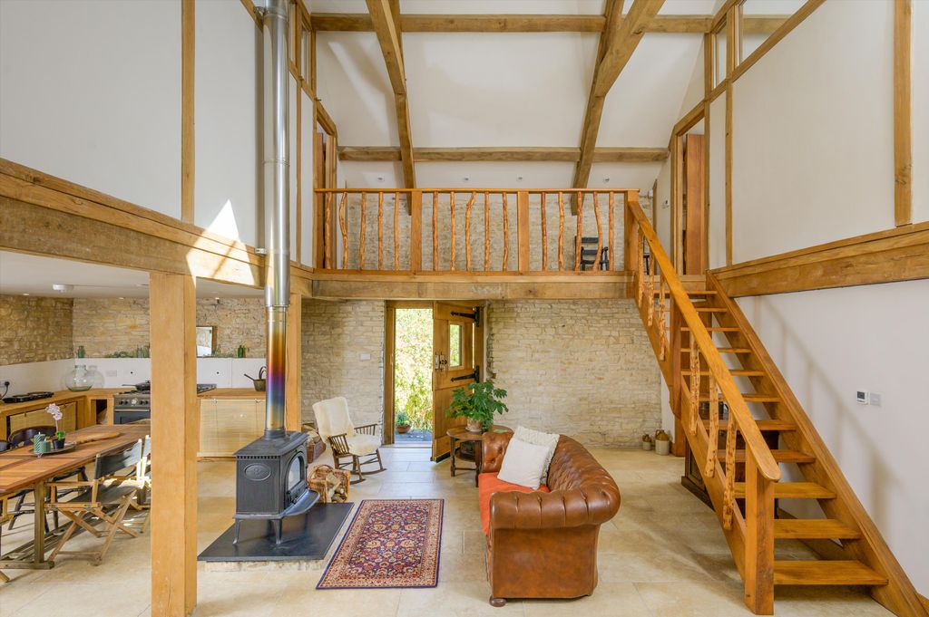 Property photo 2 of 24 Image