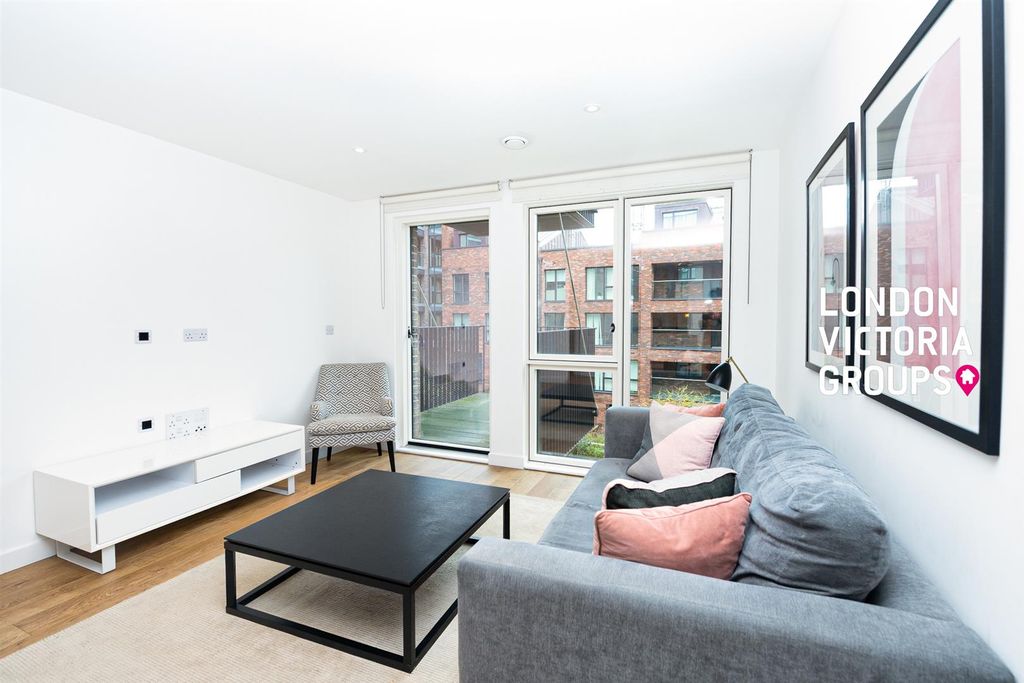 Property photo 3 of 12 1-7052.Jpg