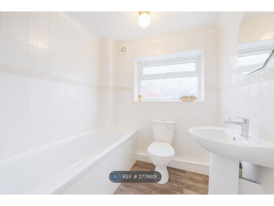 Property photo 3 of 6 Bathroom