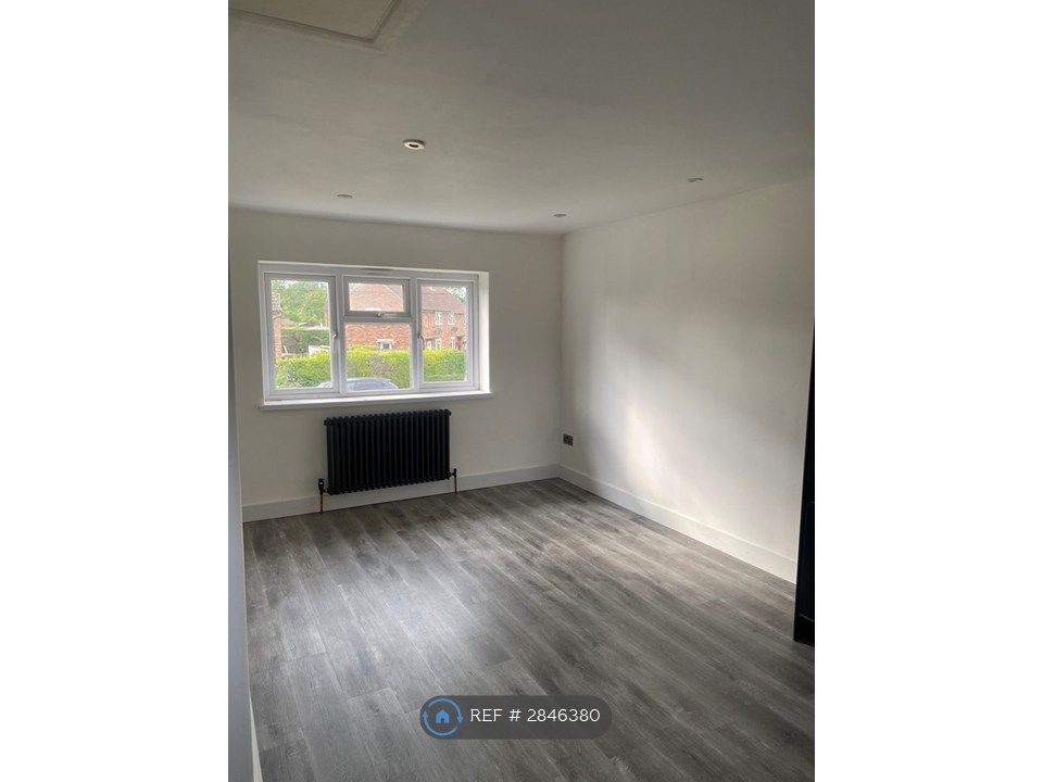 Property photo 2 of 16 Lounge/Dining Area