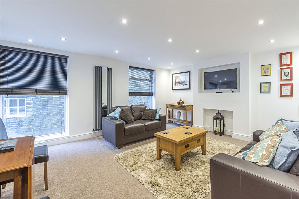 Property photo 1 of 9 Picture No. 08