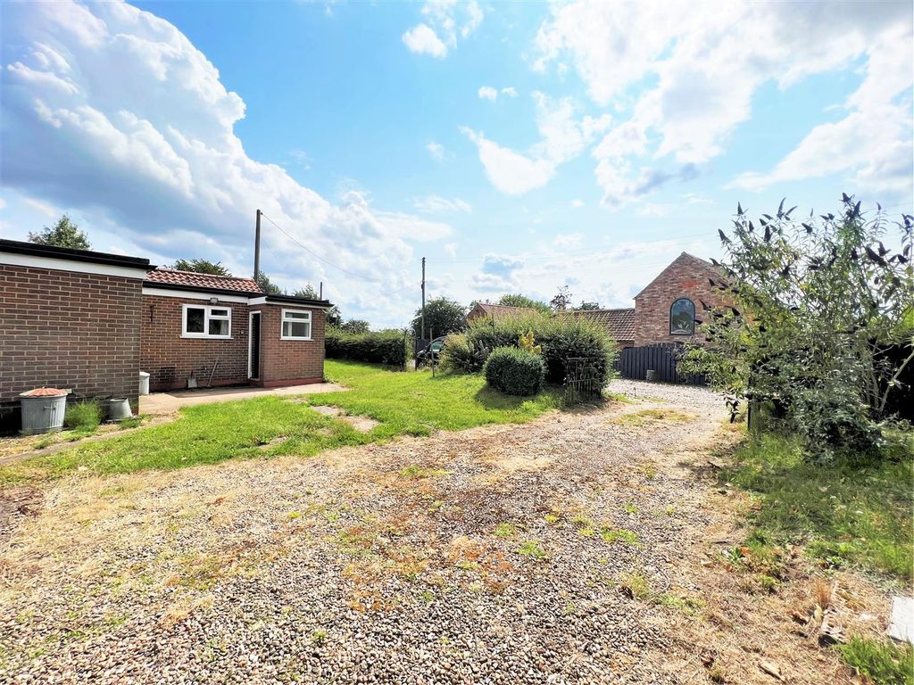 Property photo 3 of 12