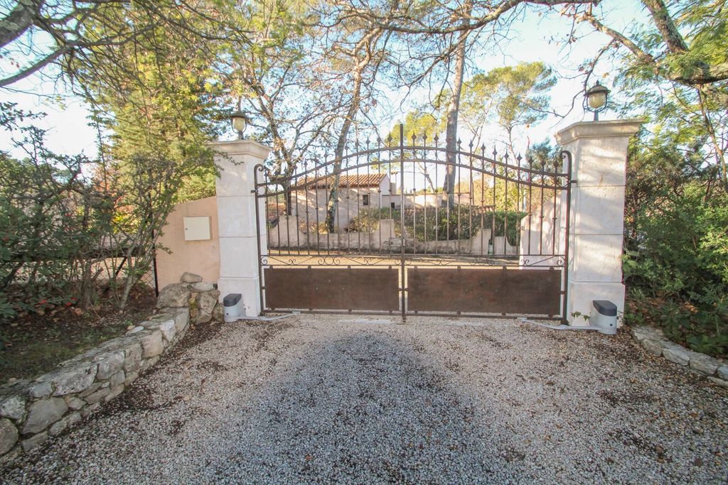 Property photo 3 of 26