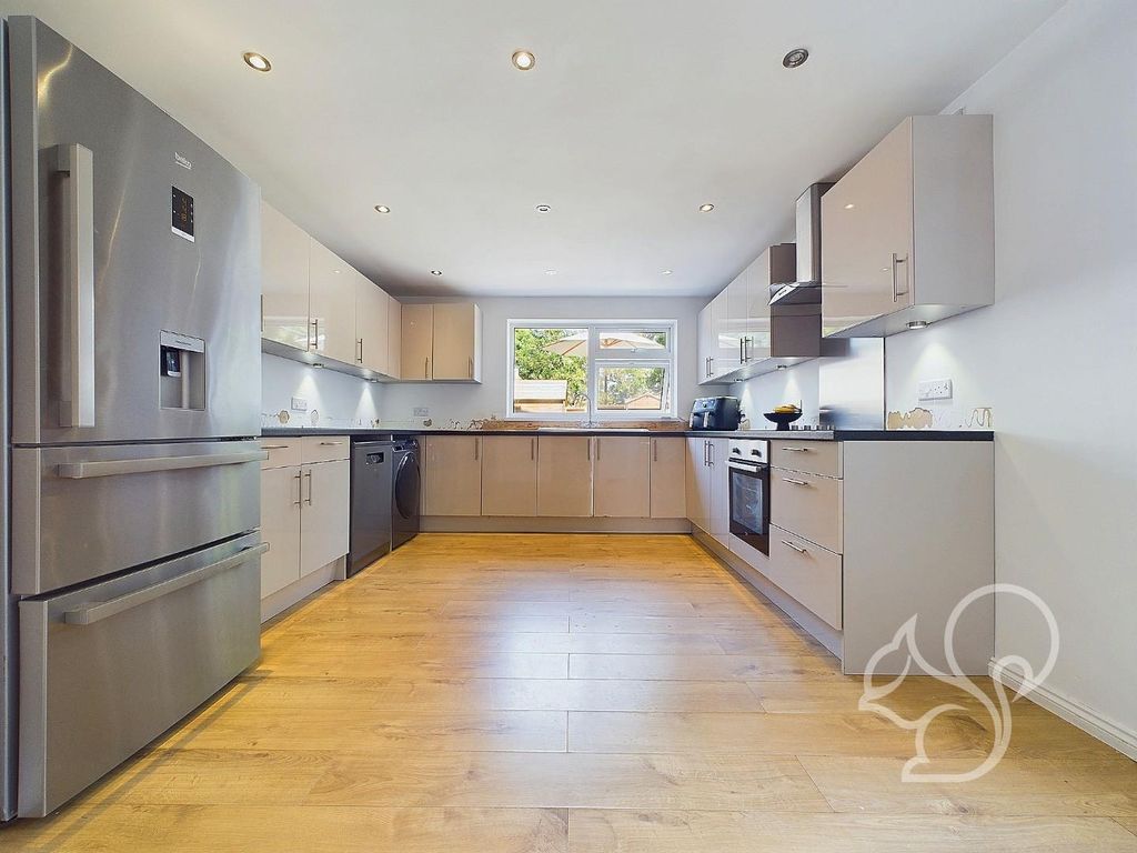 Property photo 3 of 27 Cam01659G0-Pr0110-Still029.Jpg