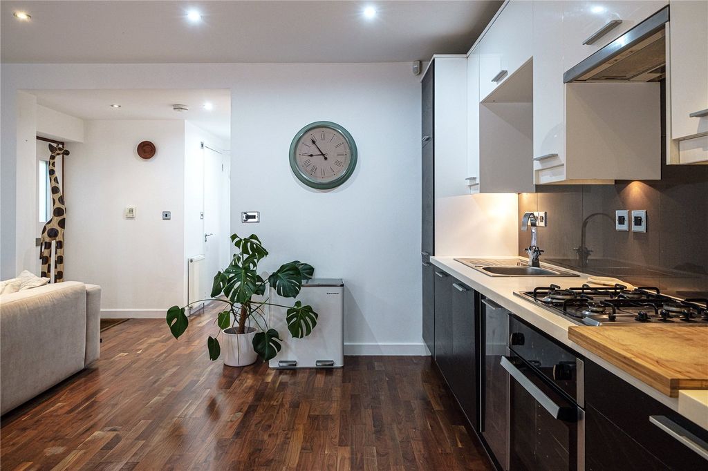 Property photo 2 of 15 Picture No. 38