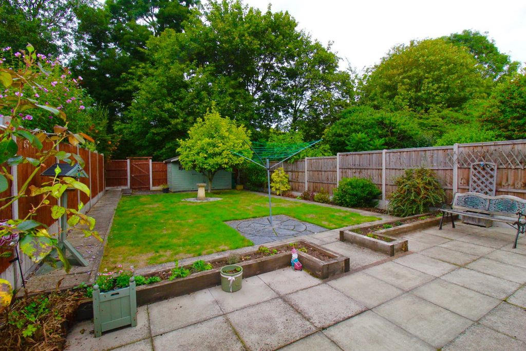 Property photo 2 of 20