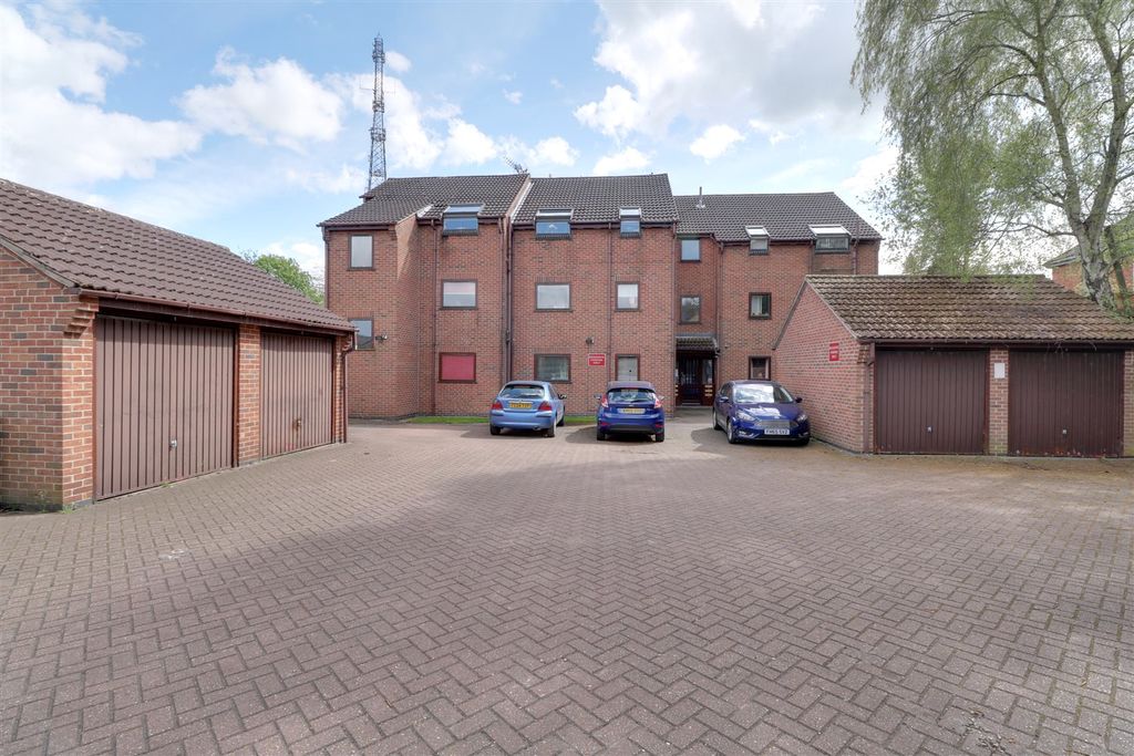 Property photo 1 of 5