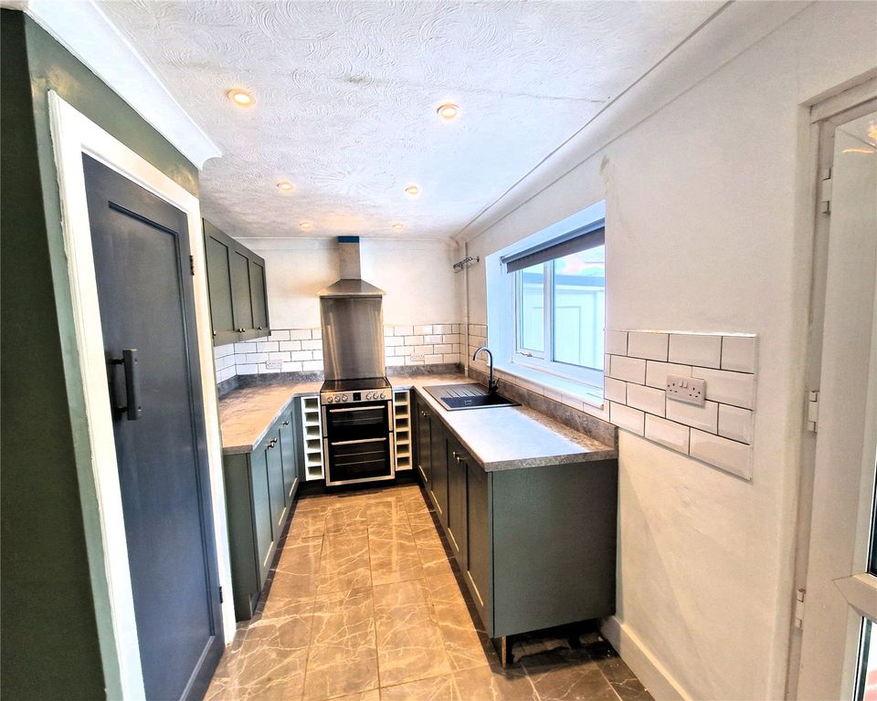 Property photo 2 of 18 Picture No. 63