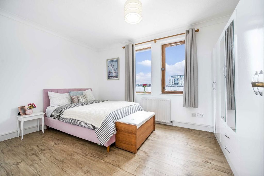 Property photo 3 of 6